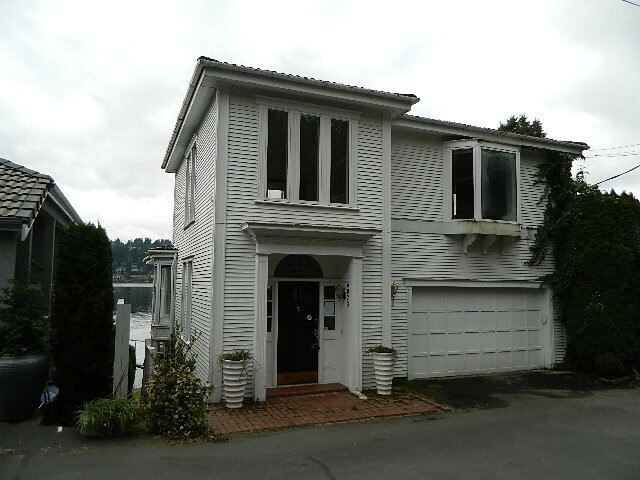 Property Photo:  6023 Hazelwood Lane SE  WA 98006 