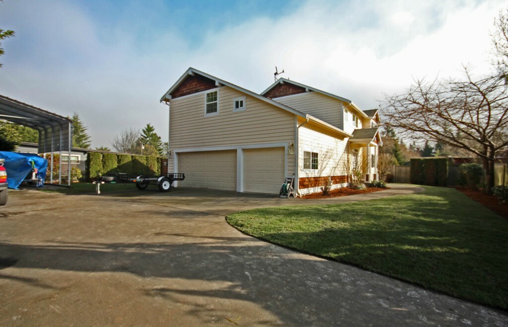 Property Photo:  1234 SW 148 St  WA 98166 