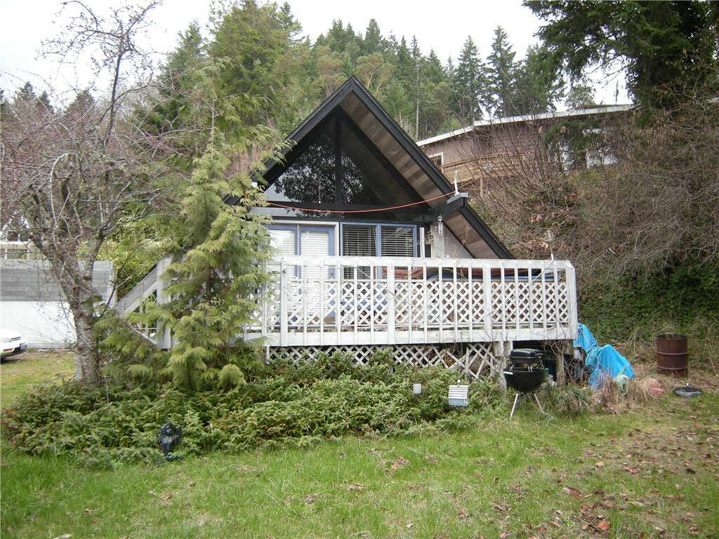 Property Photo:  40 NE Brooks Dr  WA 98528 