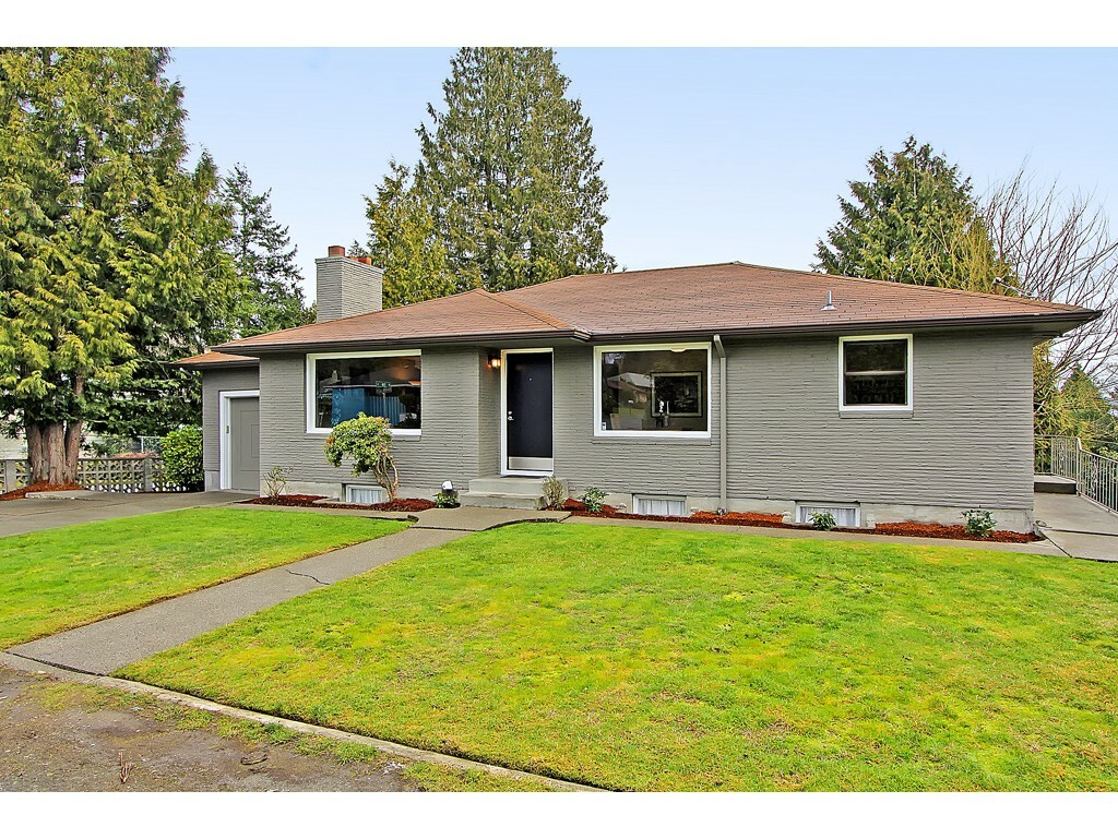 Property Photo:  11522 Corliss Ave N  WA 98133 