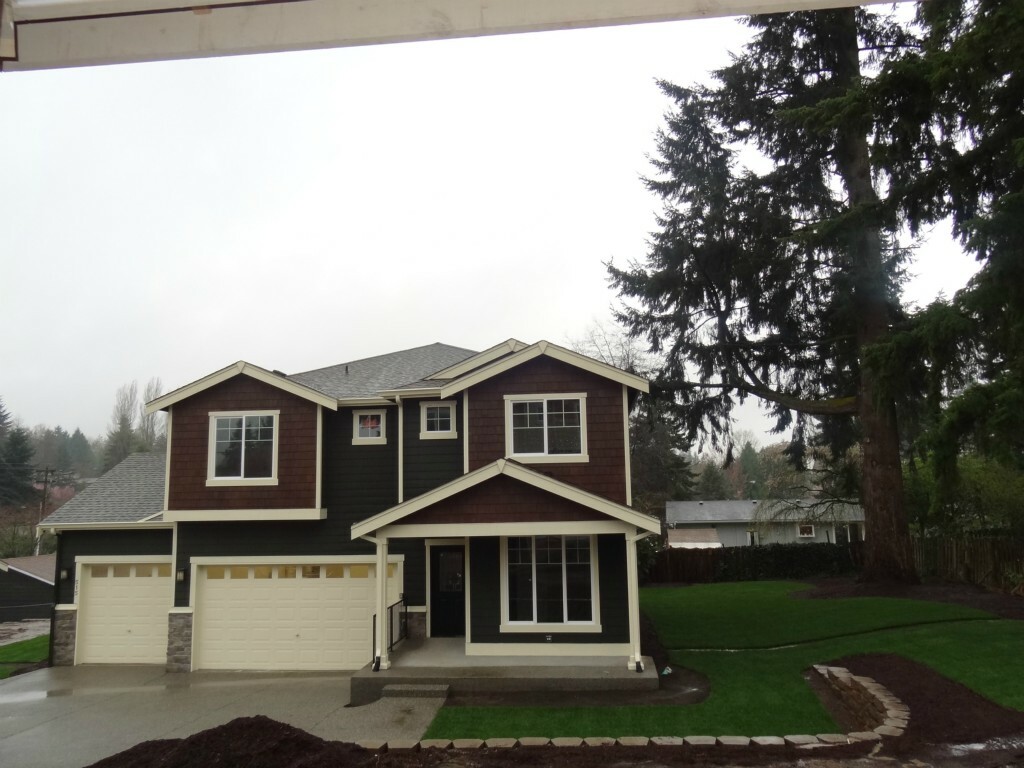 Property Photo:  515 218th St SW  WA 98021 