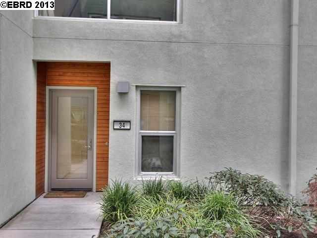 Property Photo:  34 Glashaus Loop 34  CA 94608 