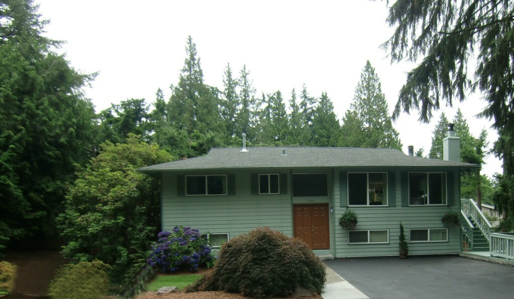 Property Photo:  11237 NE 95th St  WA 98033 