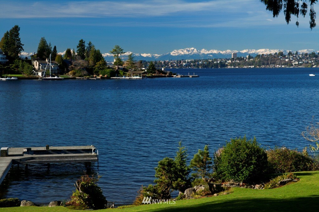 Property Photo:  3805 Hunts Point Road  WA 98004 