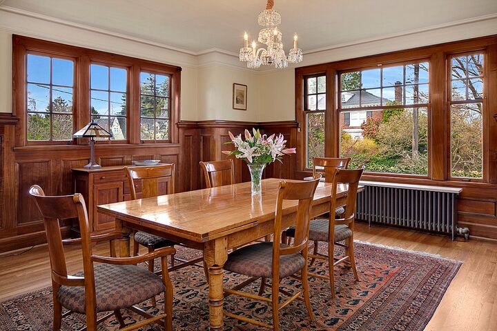 Property Photo:  2005 E Galer Street  WA 98112 