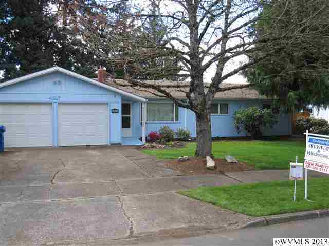 Property Photo:  4917  38th Pl NE  OR 97305 