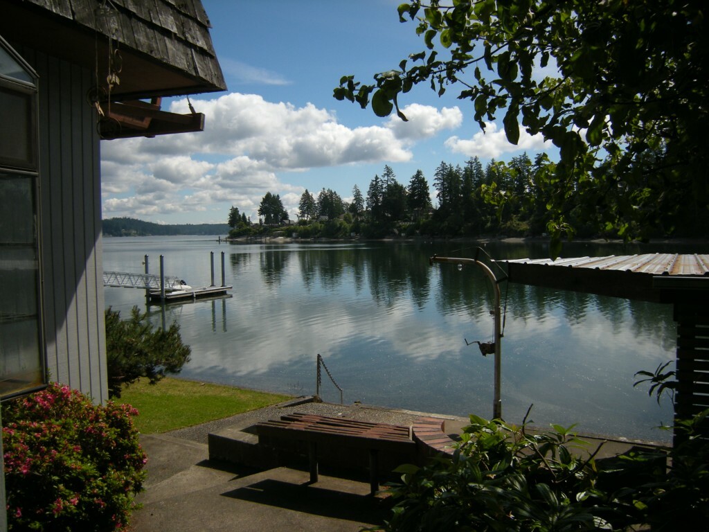 Property Photo:  250 E Grapeview Point Rd  WA 98524 