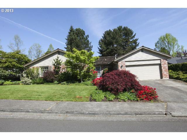 Property Photo: 1297 Hide A Way Ln OR 97034