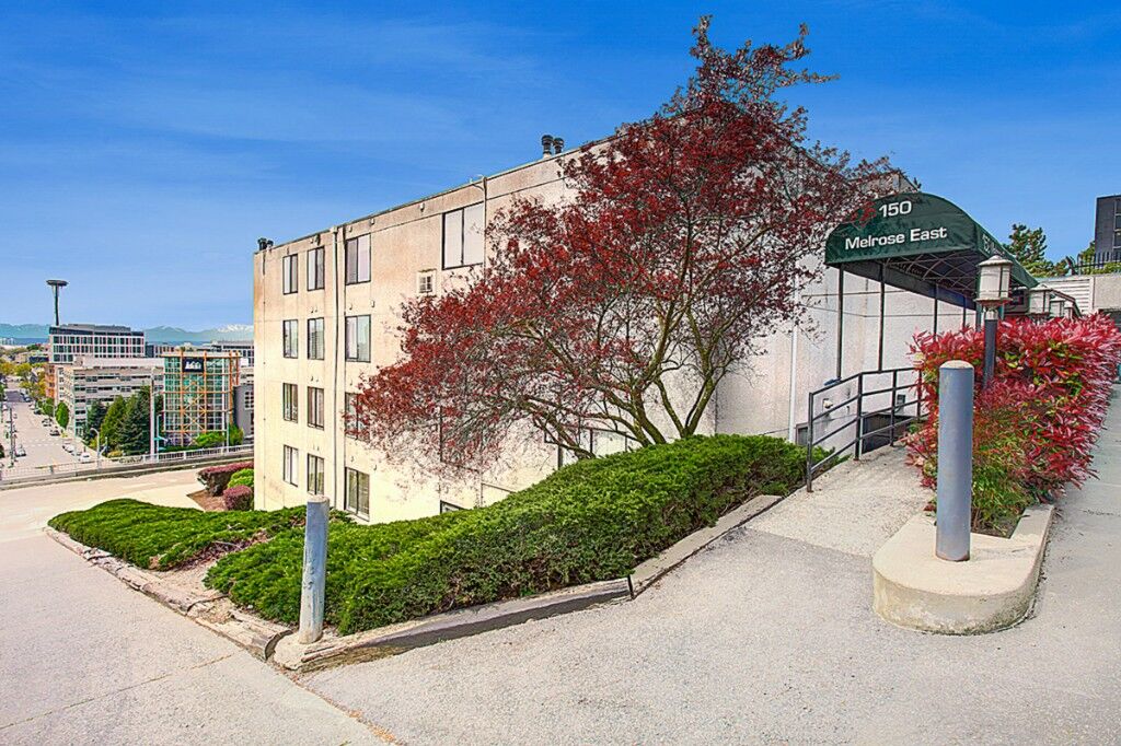 Property Photo: 150 Melrose Ave E 206 WA 98102