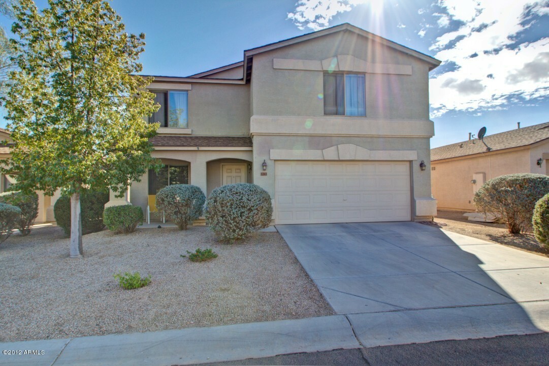 Property Photo:  1261 E Silktassel Trail  AZ 85143 