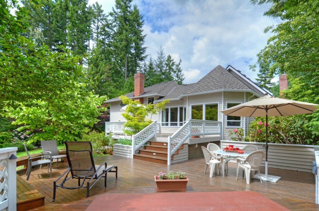 Property Photo:  19521 189th Place NE  WA 98077 