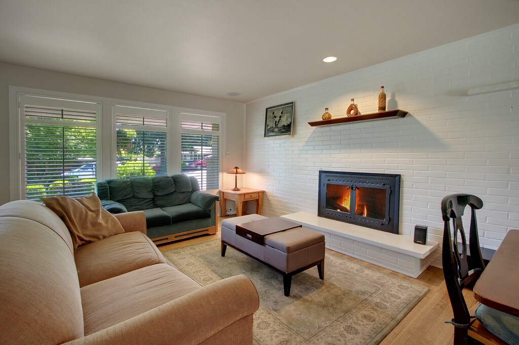 Property Photo: 10020 NE 21st St WA 98004
