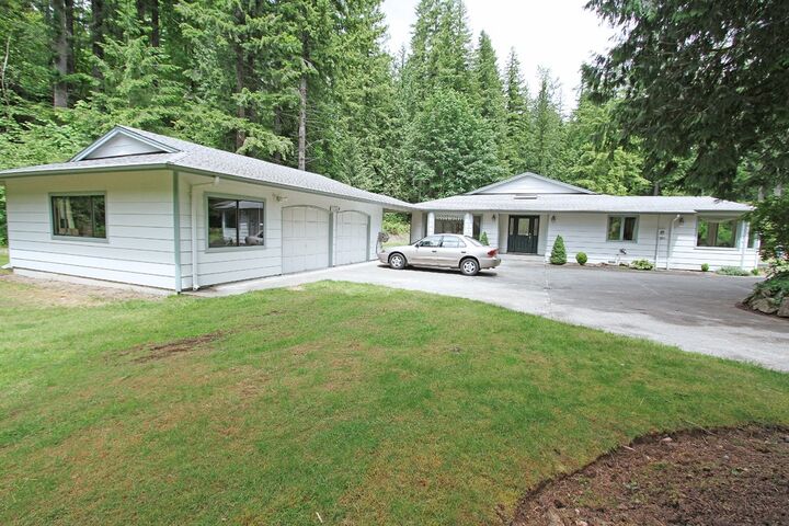 Property Photo: 44302 SE Ernies Grove Rd WA 98065