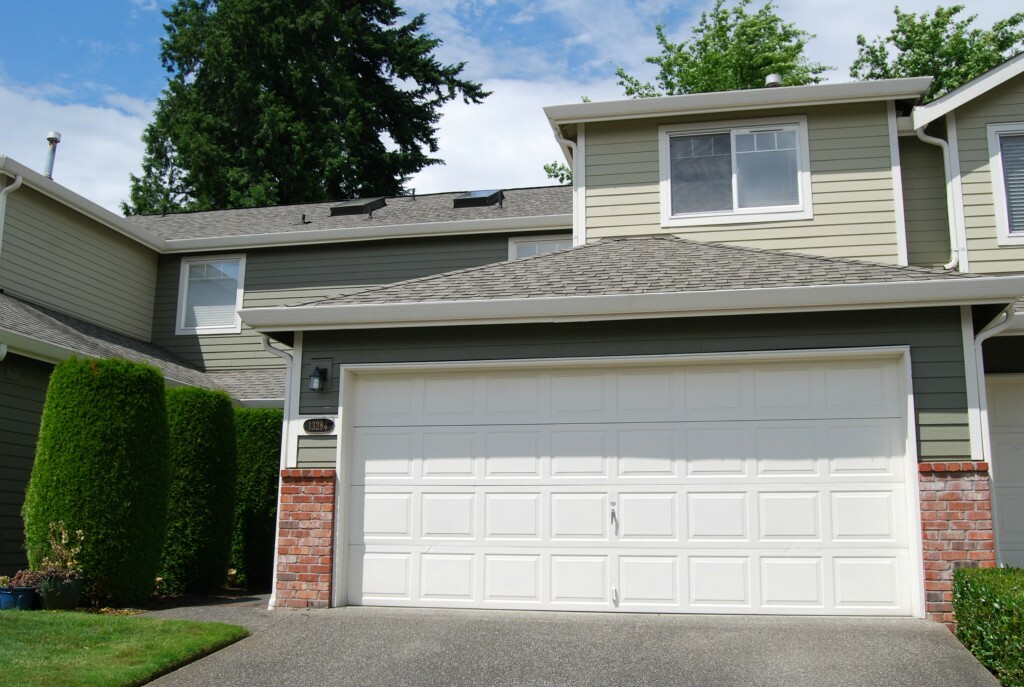 Property Photo:  13284 NE 183rd St  WA 98072 