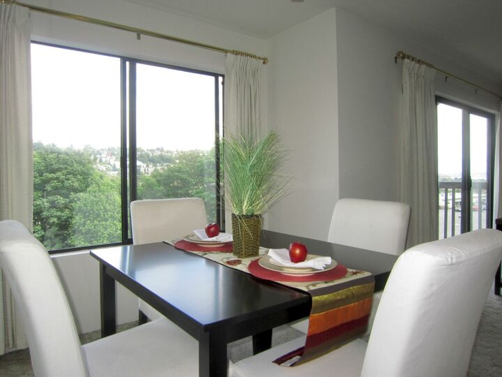 Property Photo: 2550 Thorndyke Ave W 302 WA 98199