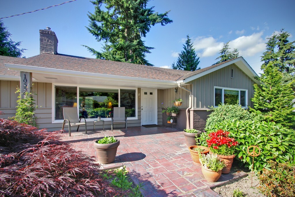 Property Photo: 10556 NE 25th WA 98004