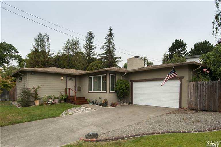 Property Photo:  40 Cleo Ct  CA 94947 