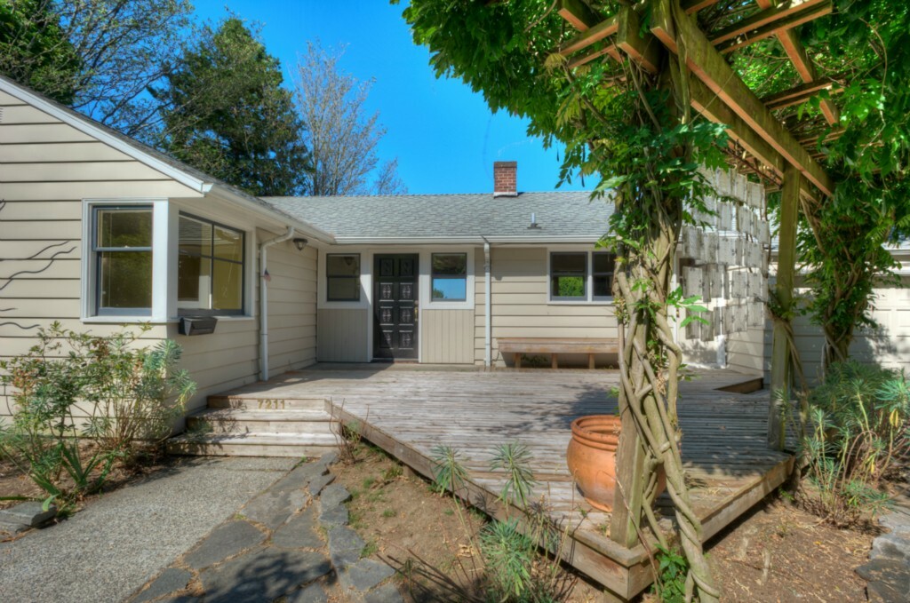 Property Photo:  7211 29th Ave NE  WA 98115 