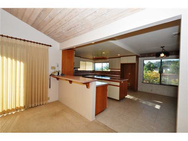 Property Photo: 28411 Sandhurst Way CA 92026