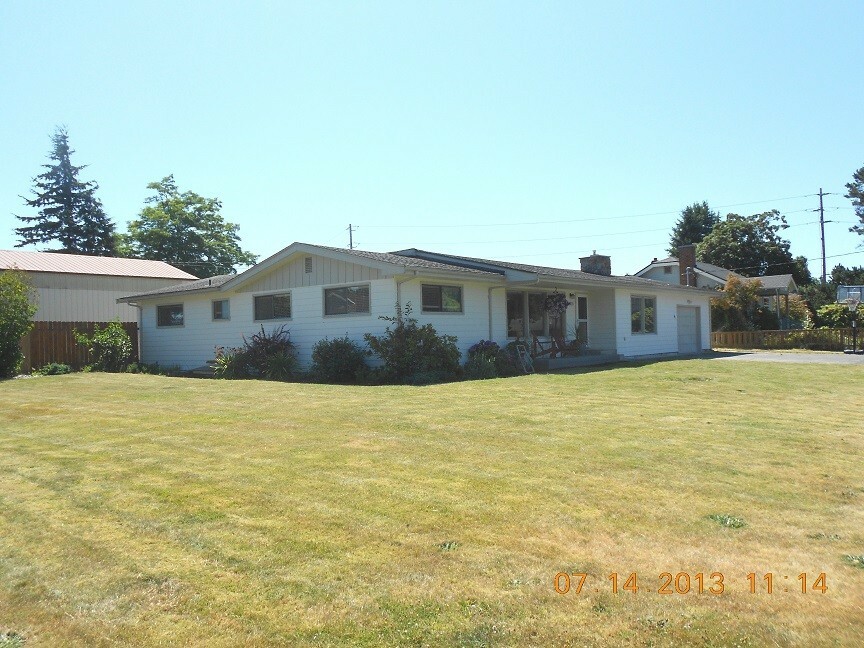 Property Photo:  2626 Madrona St  WA 98225 