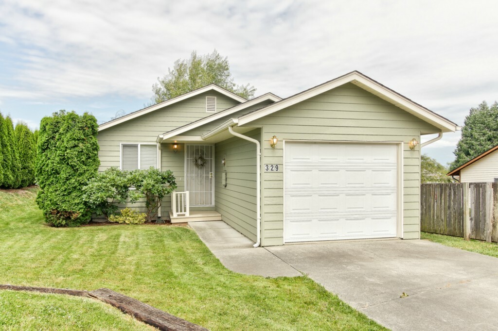 Property Photo: 329 N 23rd St WA 98273