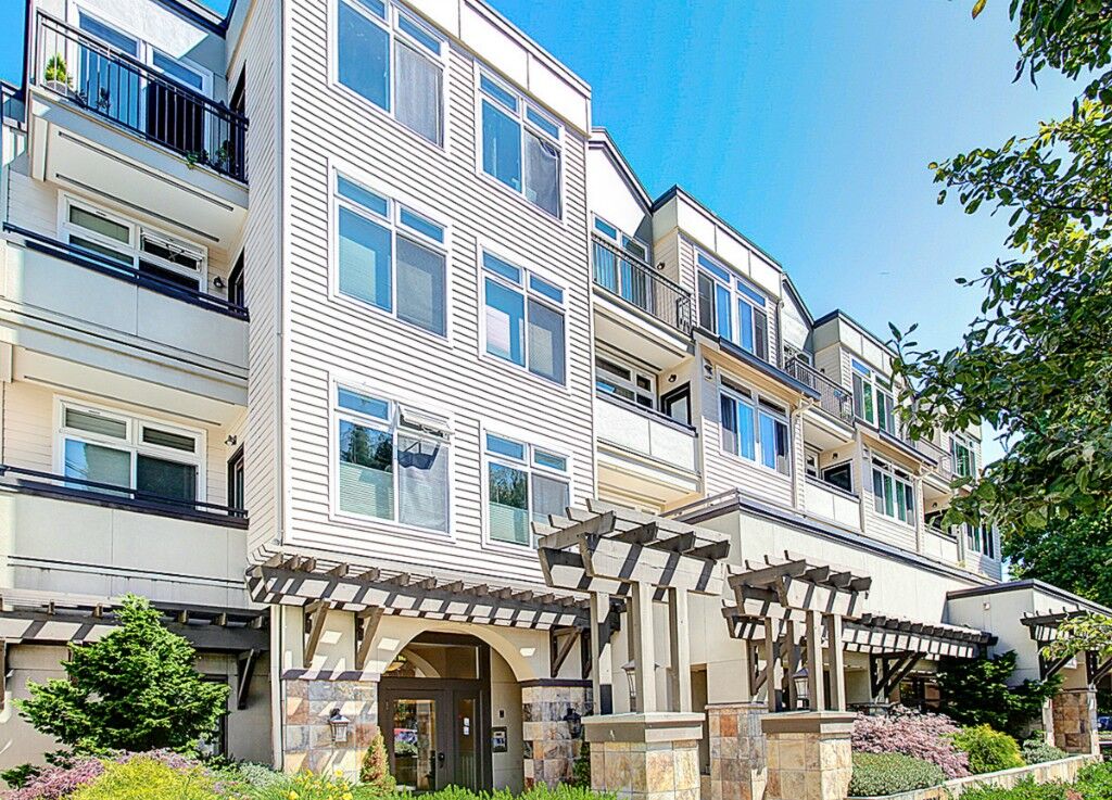 Property Photo: 18 Dravus St 304 WA 98109