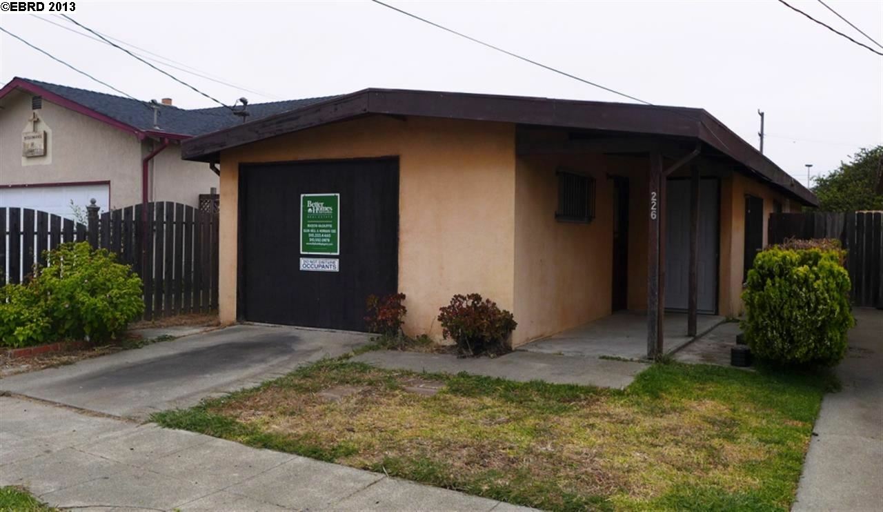 Property Photo:  226 17th St  CA 94801-3217 