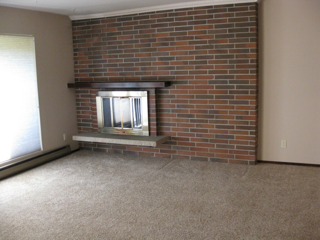Property Photo: 310 S 11th St 210 WA 98274