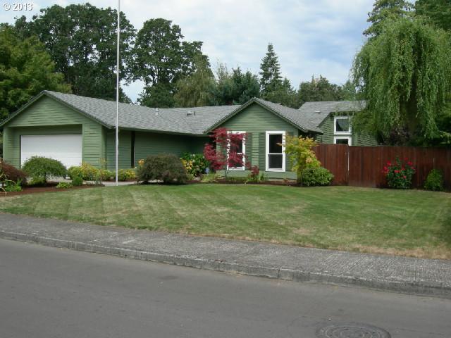 Property Photo: 289 NE Donelson St OR 97124