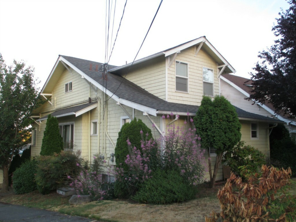 Property Photo:  4326 Winslow Place N  WA 98103 