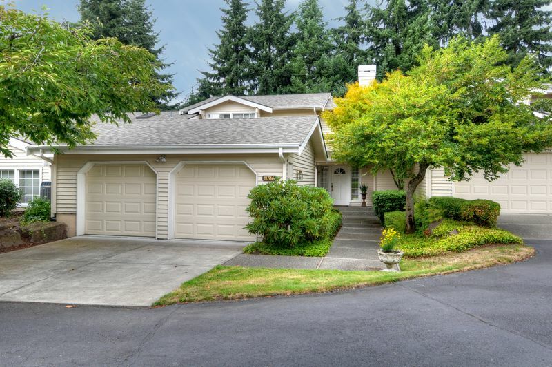 Property Photo:  11316 SE 65th St  WA 98006 