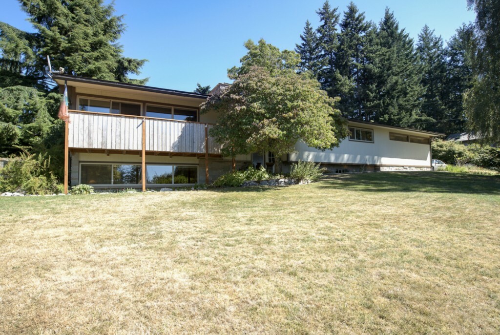 Property Photo:  527 Clark Rd  WA 98225 