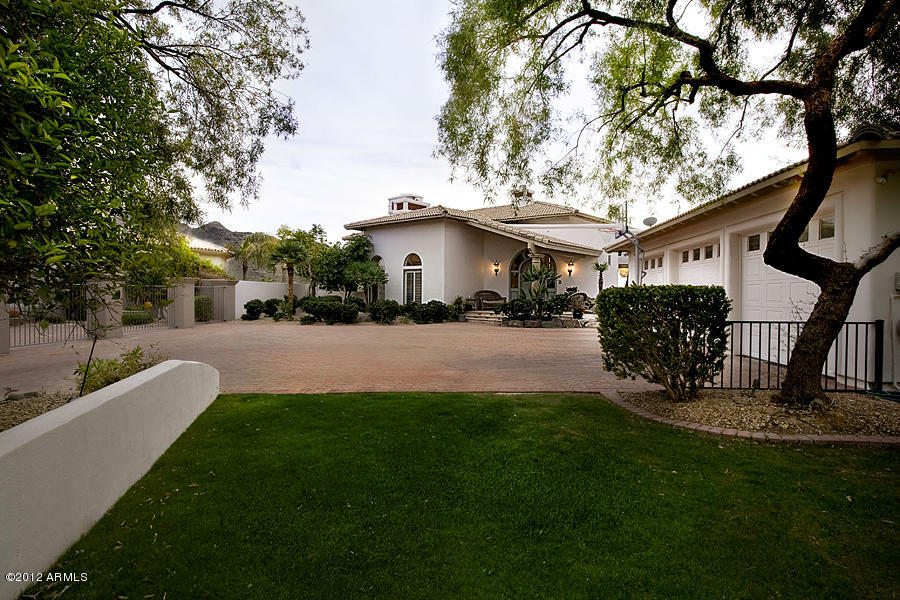 Property Photo:  2109 E Kaler Drive  AZ 85020 