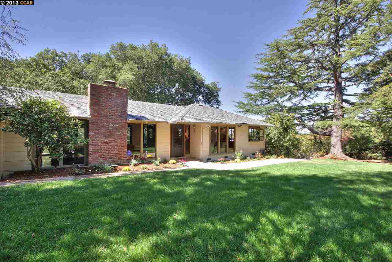 Property Photo:  10 Vista Del Orinda  CA 94563-2031 