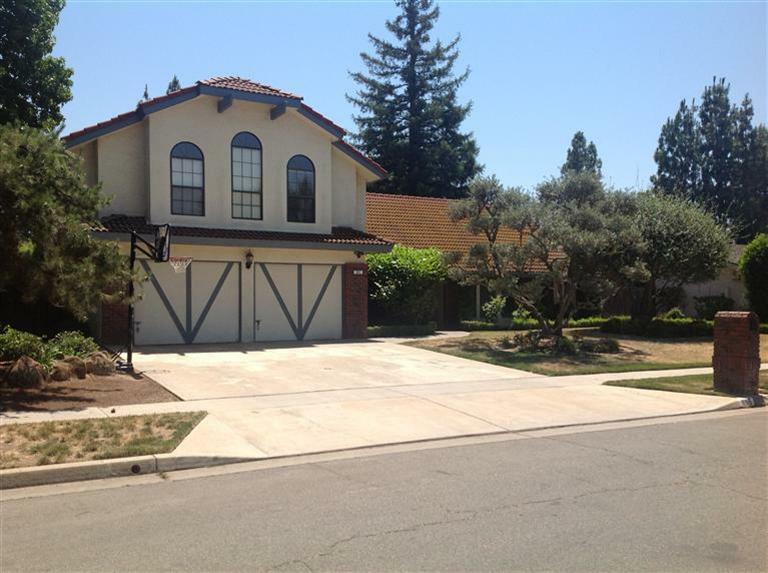 Property Photo:  805 East Kelso Ave  CA 93720 