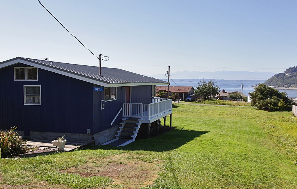 Property Photo: 8198 Cultus Dr WA 98236