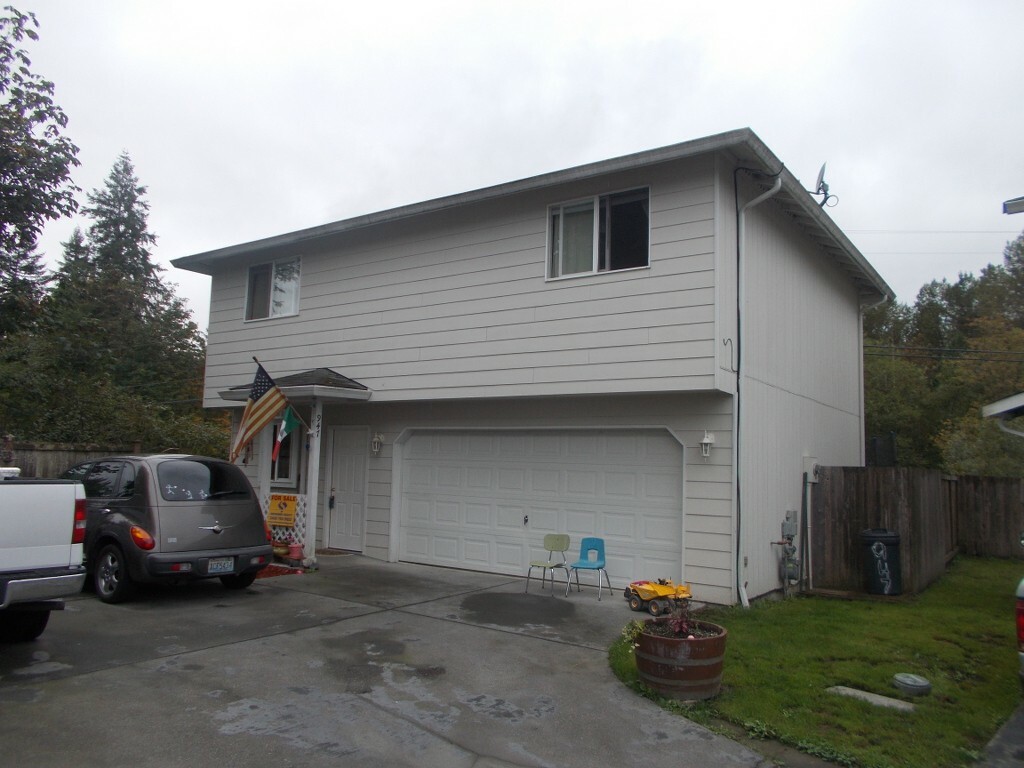 Property Photo:  947 Willow Dr  WA 98294 