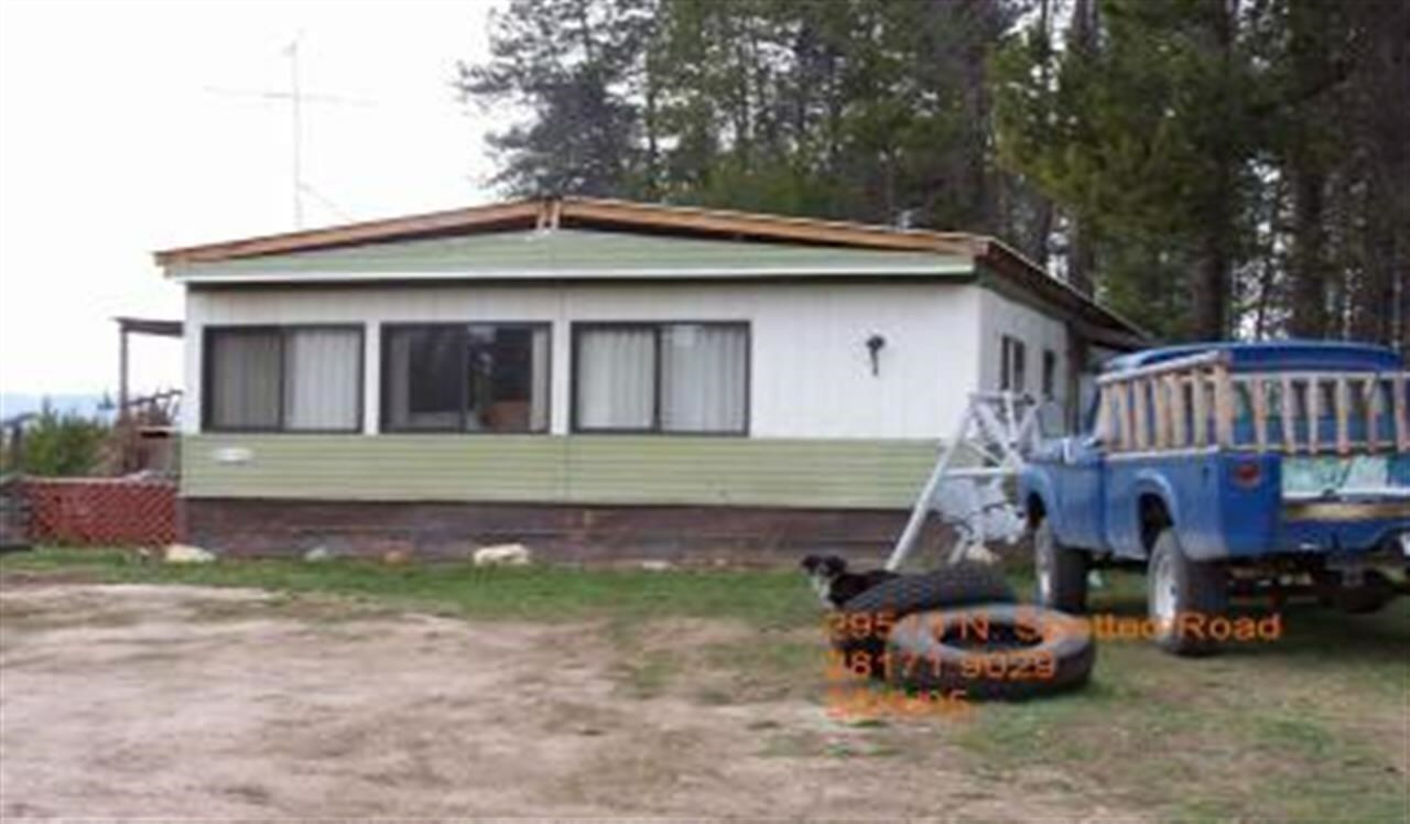 Property Photo: 29513 N Spotted Rd WA 99006