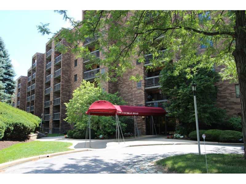Property Photo:  1500 Cochran Road 812  PA 15243 
