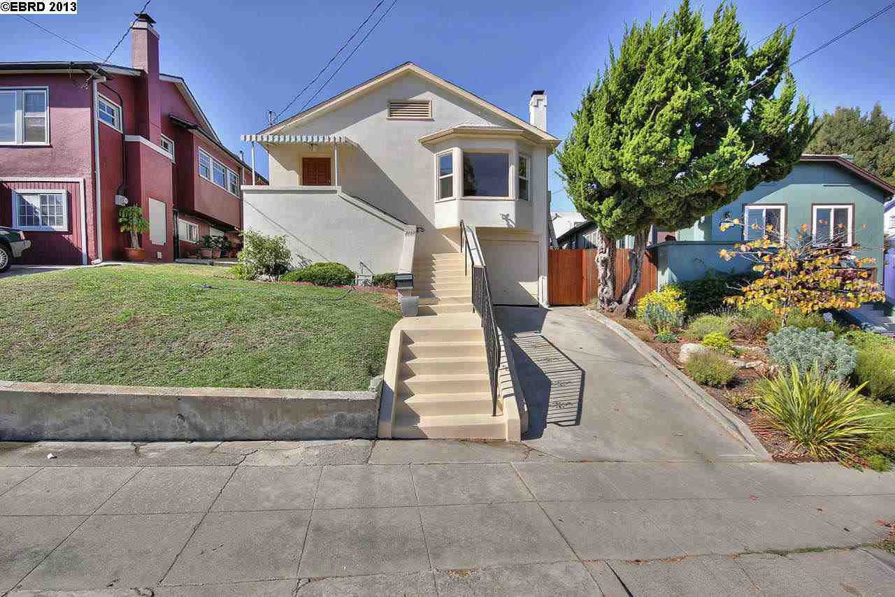 Property Photo:  2707 Rawson St  CA 94619-3258 