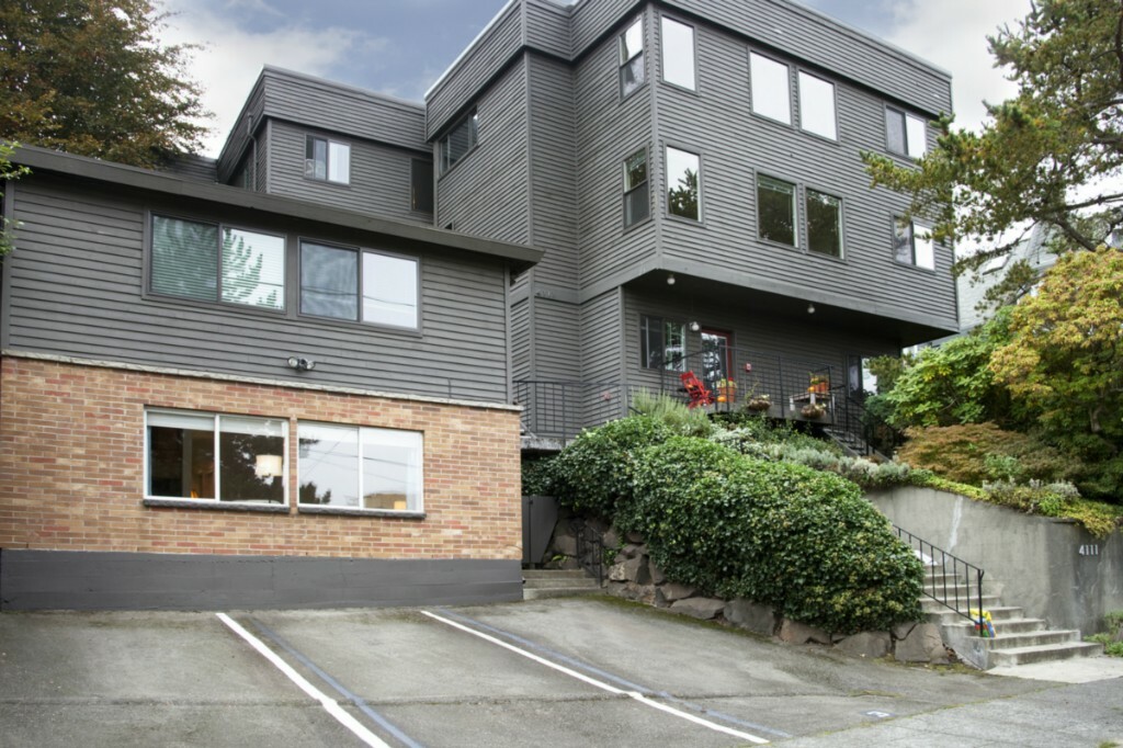 Property Photo:  4111 Whitman Ave N 101  WA 98103 