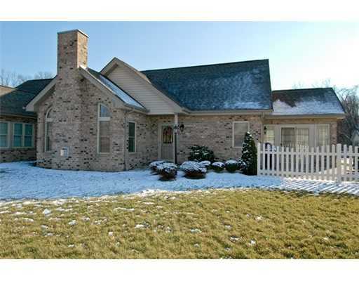 Property Photo:  2570 Red Oak Court  PA 15101 