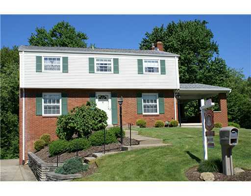 Property Photo:  2709 Oakmoor Dr  PA 15101 