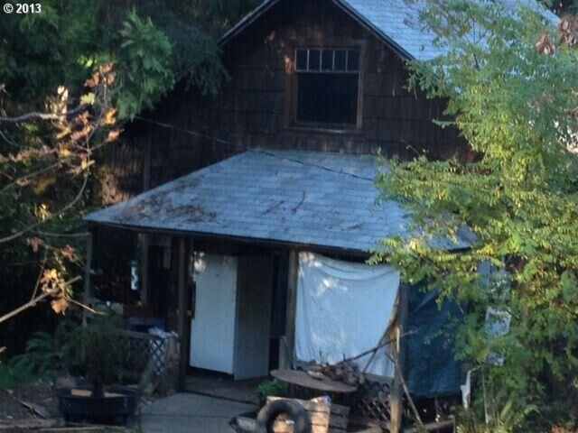Property Photo: 80605 Lost Creek Rd OR 97431
