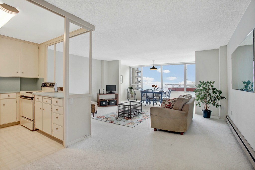 Property Photo: 415 W Mercer St 602 WA 98119
