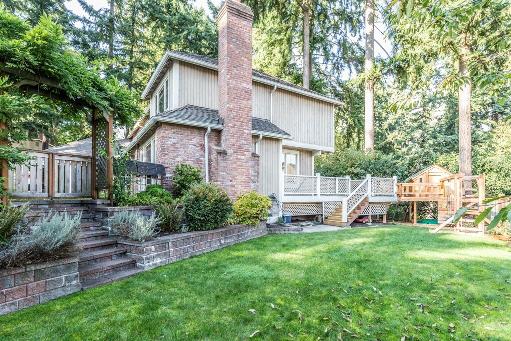 Property Photo:  15604 SE 24th St  WA 98008 