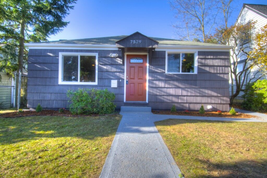 Property Photo:  7529  30th Avenue SW  WA 98126 