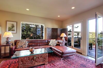 Property Photo:  2509 Everett Avenue E  WA 98102