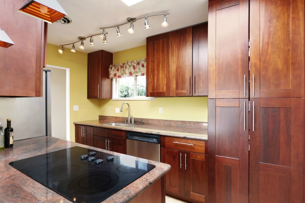 Property Photo:  630 13th Ave E 7  WA 98102 