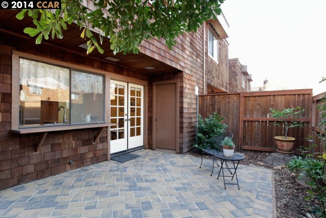 Property Photo:  1304 Honey Trail 18  CA 94597-2149 
